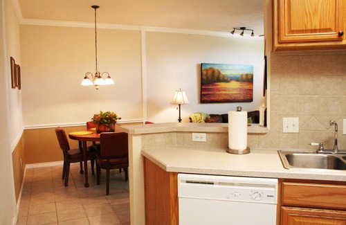 Wellborn House | High Style Accommodations With Peaceful Patio!