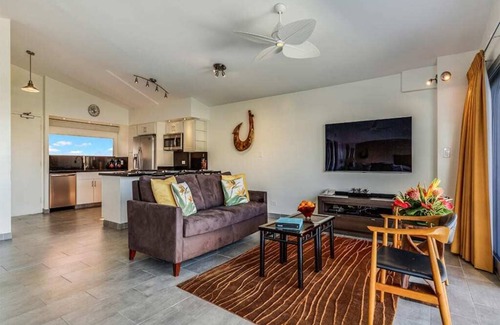 Waikiki Condo | High Style w/Amazing Ocean View, Modern Kitchen, Free WiFi–Waikīkī Shore PH06