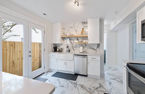 Northeast Virginia Beach House | High Tide-Renovated 2022, Vibe/Oceanfront District