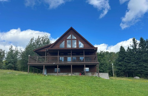Franklin County Ski Chalet | High View Lodge, log chalet with unparalleled views of Western Maine Mountains
