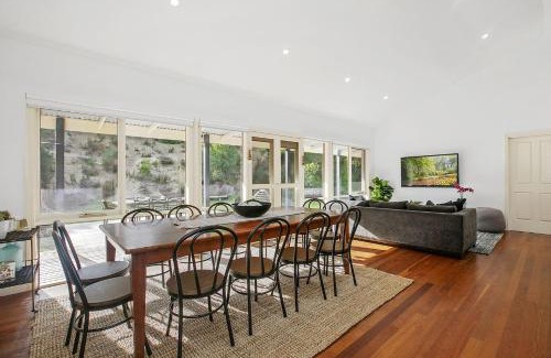 Tootgarook House | Highbury's Peaceful Retreat with gas heated plunge pool