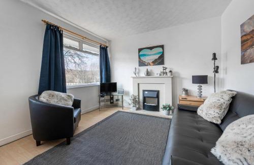Contin Ski Chalet | Highland Chalet Retreat with river views