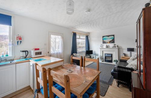 Contin Ski Chalet | Highland Chalet Retreat with river views