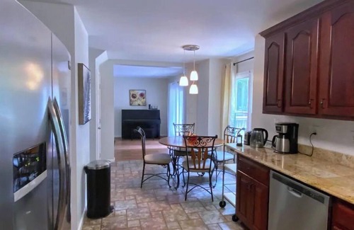 Chapel Hill House | Highland Comfort - Private Peaceful Retreat