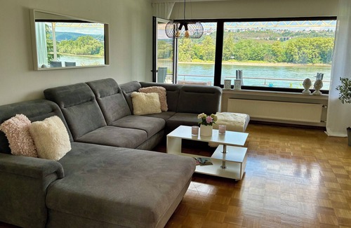 Kesselheim House | Highlight on the Rhine