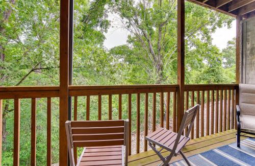 Notch Estates Apartment | Hike and Leaf Peep! Condo 2 Mi to Silver Dollar City