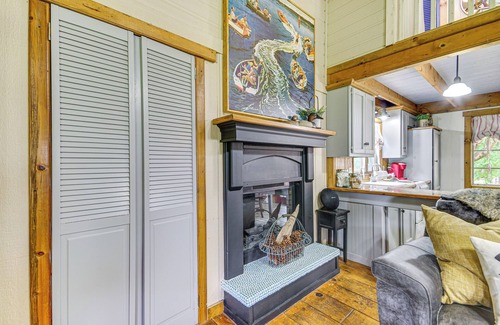 Roach Cabin | Hike, Swim & Fish: Lakefront Cabin in Roach!