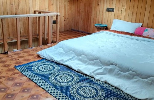 Banjar Apartment | Hikers wooden duplex cottage