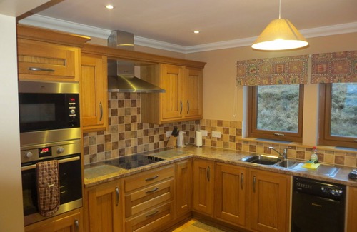 Suladale Cottage | Hill Cottage - a cottage that sleeps 4 guests in 2 bedrooms