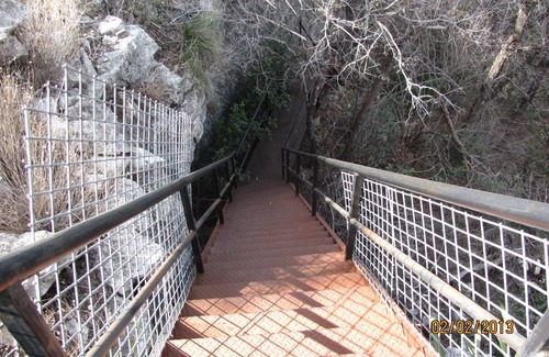 Hammett's Crossing Cabin | Hill Country getaway - Next to Hamilton Pool