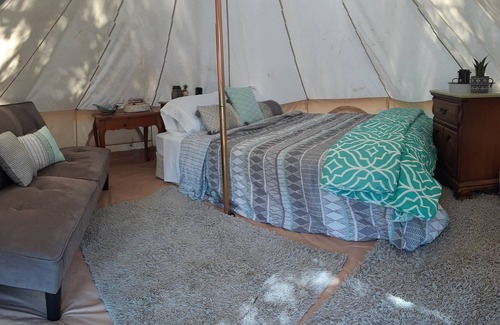 Spring Branch RV Rental | Hill Country Glamping Getaway Queen Bed and AC