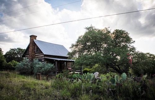 Wimberley Cabin | Hill Country Log Cabin Close to Wimberley & Dripping Springs Shopping and Dining