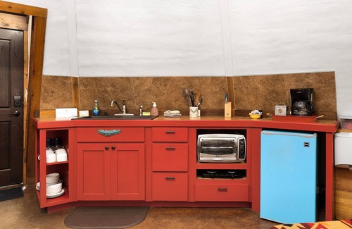 New Braunfels House | Hill Country Tipi River Access Fire Pit & A/C