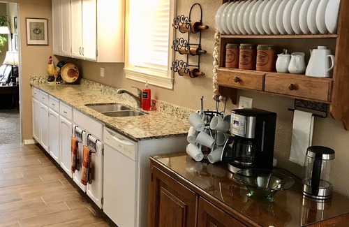 Sierra Vista House | Hill’s Sierra Staycation 21442827