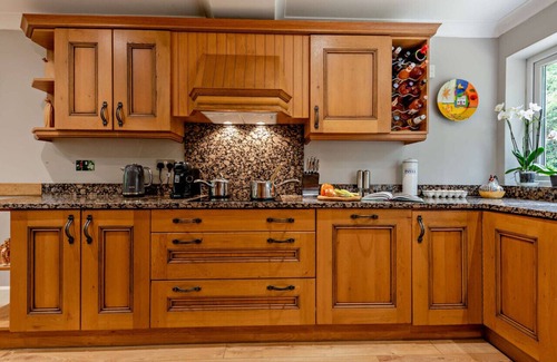 Romsey House | Hill Top - Three Bedroom House, Sleeps 6