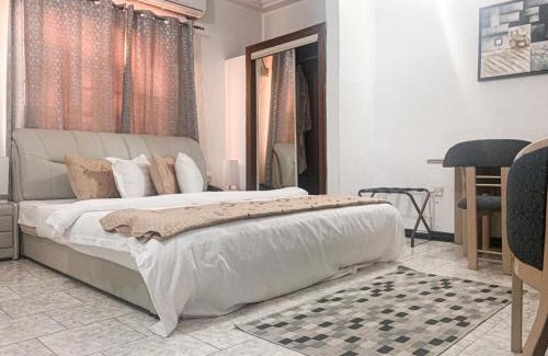 Dzorwulu House | Hill View Hotel West Airport