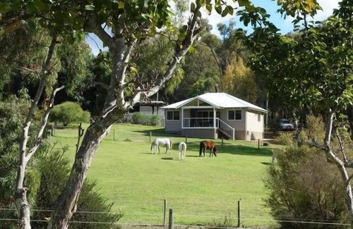 Sawyers Valley Cottage | Hillborne Cottage Perth Hills