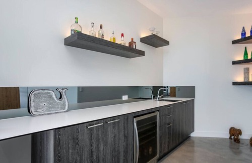 Mona Vale House | Hillcrest Ave · Soak in Panaromic Ocean Views from Luxury Home