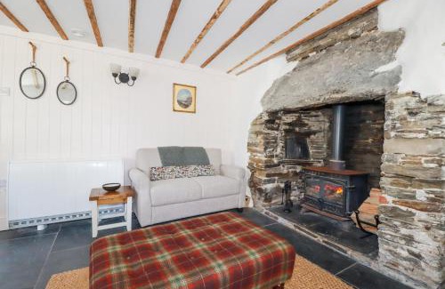 Treknow House | Hilldene