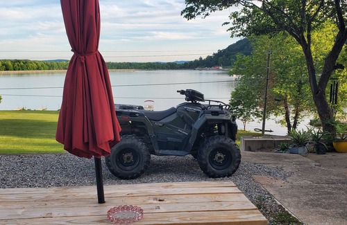 Waverly House | Hills of Lake White nThe perfect camping spot with all the amenities of home.