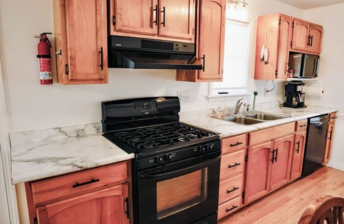 Stroh Cottage | Hillside cottage on Pretty Lake