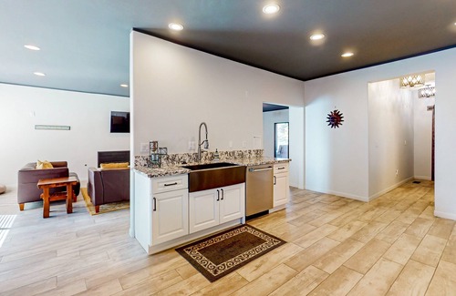 The Village Ski Chalet | Hillside Hideaway #603