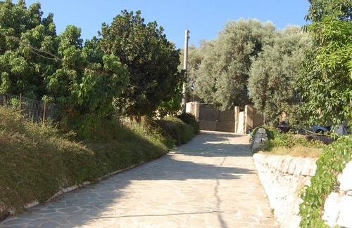Syracuse Villa | Hillside Villa, Pool, Panoramic, Quiet, Fireplace, WiFi, Aircon, 6 people