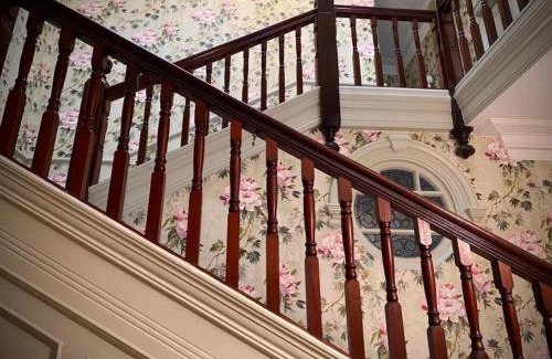 Pontefract House | Hillthorpe Estate - 14 Bed Manor House with Hot Tubs and Secluded Gardens