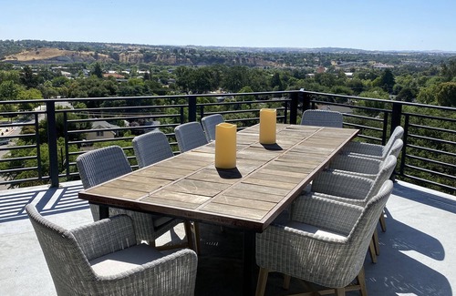 Paso Robles House | Hilltop 365: Luxury ~ Stunning Views ~ Hilltop ~ Only 3 Blocks To Downtown Paso
