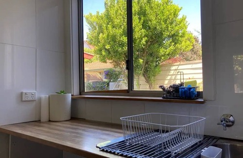 Tighes Hill Cottage | Hilltop Cottage