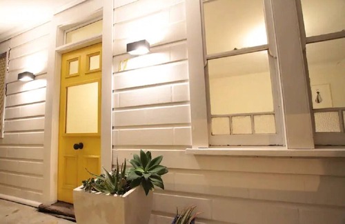 Tighes Hill Cottage | Hilltop Cottage