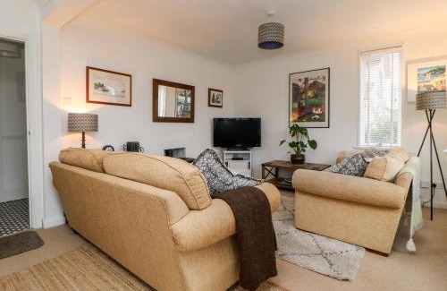 Stoke Gabriel House | Hilltop