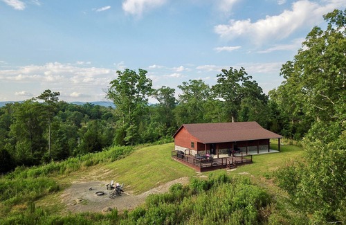 Smithville Cabin | Hilltop Getaway: Luxury Hilltop Cabin on 3 acres - Kayaks, Campfire, Stargazing!