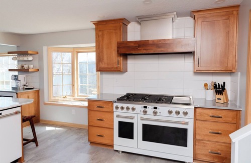 Rome City House | Hilltop Haven 5BR Lakefront Oasis – Private Island, Hot Tub, Kayaks & Pool Table