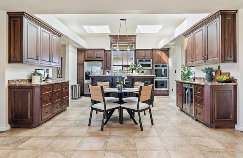 Paso Robles House | Hilltop Haven: Panoramic Views & Endless Adventure