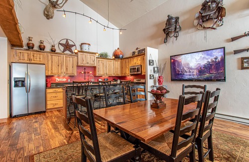 Steamboat Springs Condo | Hilltop Haven | Stunning 3BR + Den Retreat!