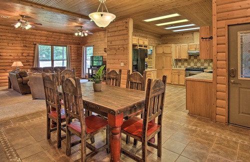 Vian Cabin | 'Hilltop Hideaway' Vian Cabin w/ Covered Deck!
