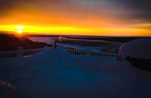 Hancock House | Hilltop Hideaway with panoramic view