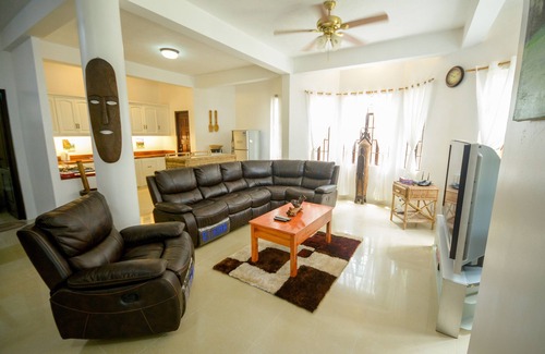 San Pedro Villa | Hilltop Pool and VIlla
