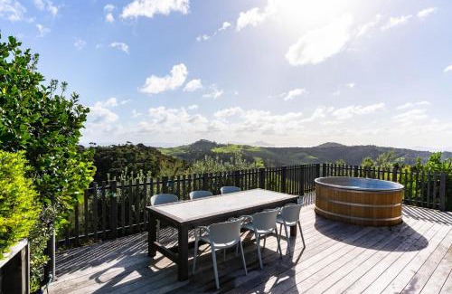 Mangawhai Heads House | Hilltop Spa Vista - Mangawhai Heads Retreat