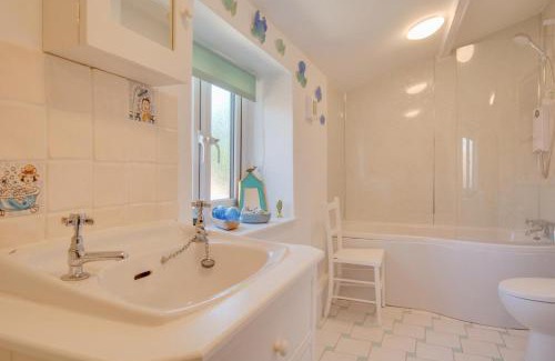 Brancaster House | Hillview