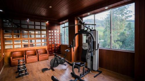 Moolakadai Hotel | HillView Munnar
