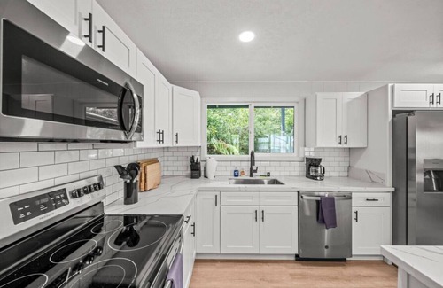 Hilo House | Hilo Harmony - Spacious 3BR/2BA Getaway