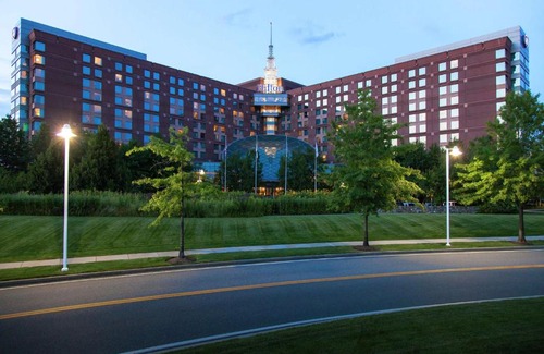 Jeffries Point Hotel | Hilton Boston Logan Airport