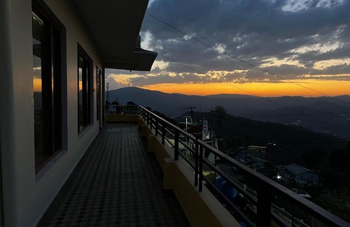 Almora Apartment | Himalayan Hideaway