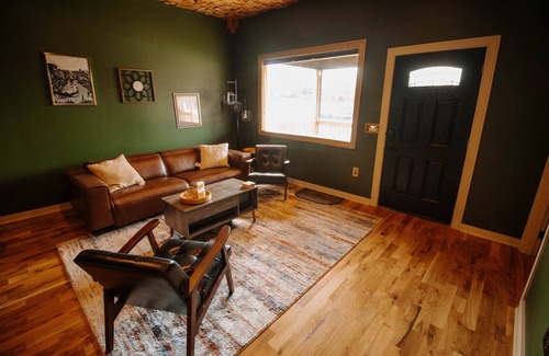 Columbia House | Hip Home Close to Downtown!