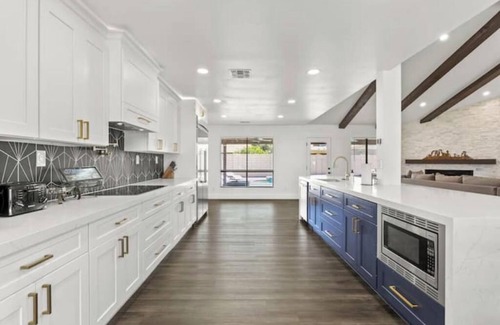 Mesa House | Hip & Modern Oasis + Pool & Spa!nn