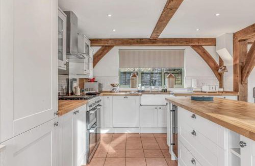 Chipping Campden House | Hiron's Piece - Hot Tub Packages Available