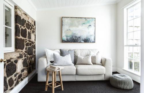 Port Fairy House | Historic 1850s Magnetic Cottage