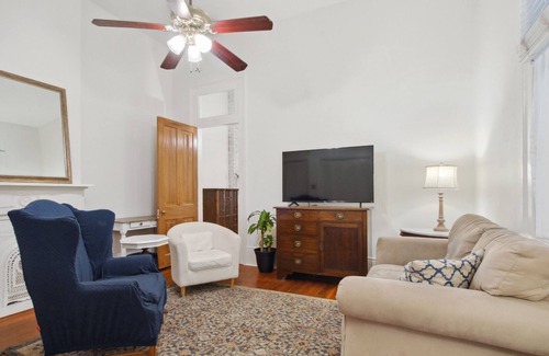 West Riverside House | Historic 1BR house in Uptown New Orleans